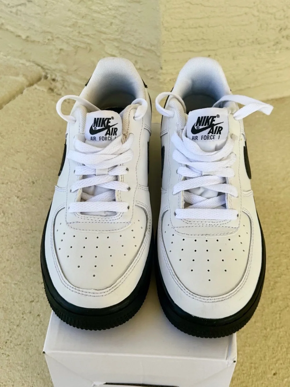 Nike Air Force 1 Low White/Black Sole Sneakers, Woman's Size 7 - Picture 4 of 14